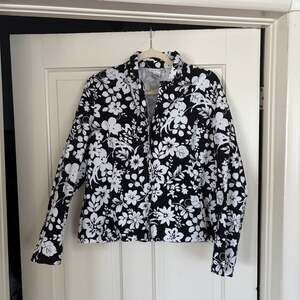 Caroline Kendrick Black & White Floral Zip-Up Jacket, Women's Size L
